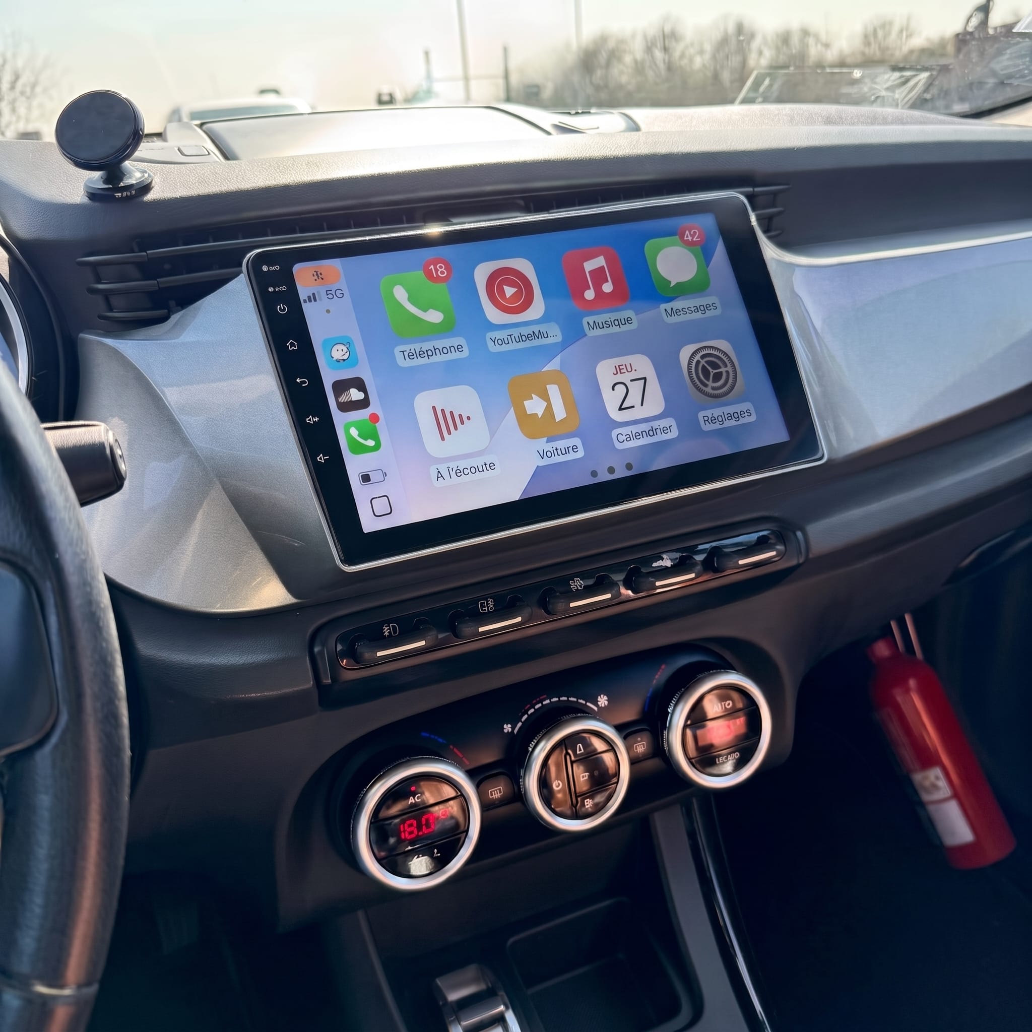 Autoradio Android con CarPlay per Alfa Romeo Giulietta (2010-2014) — vista frontale