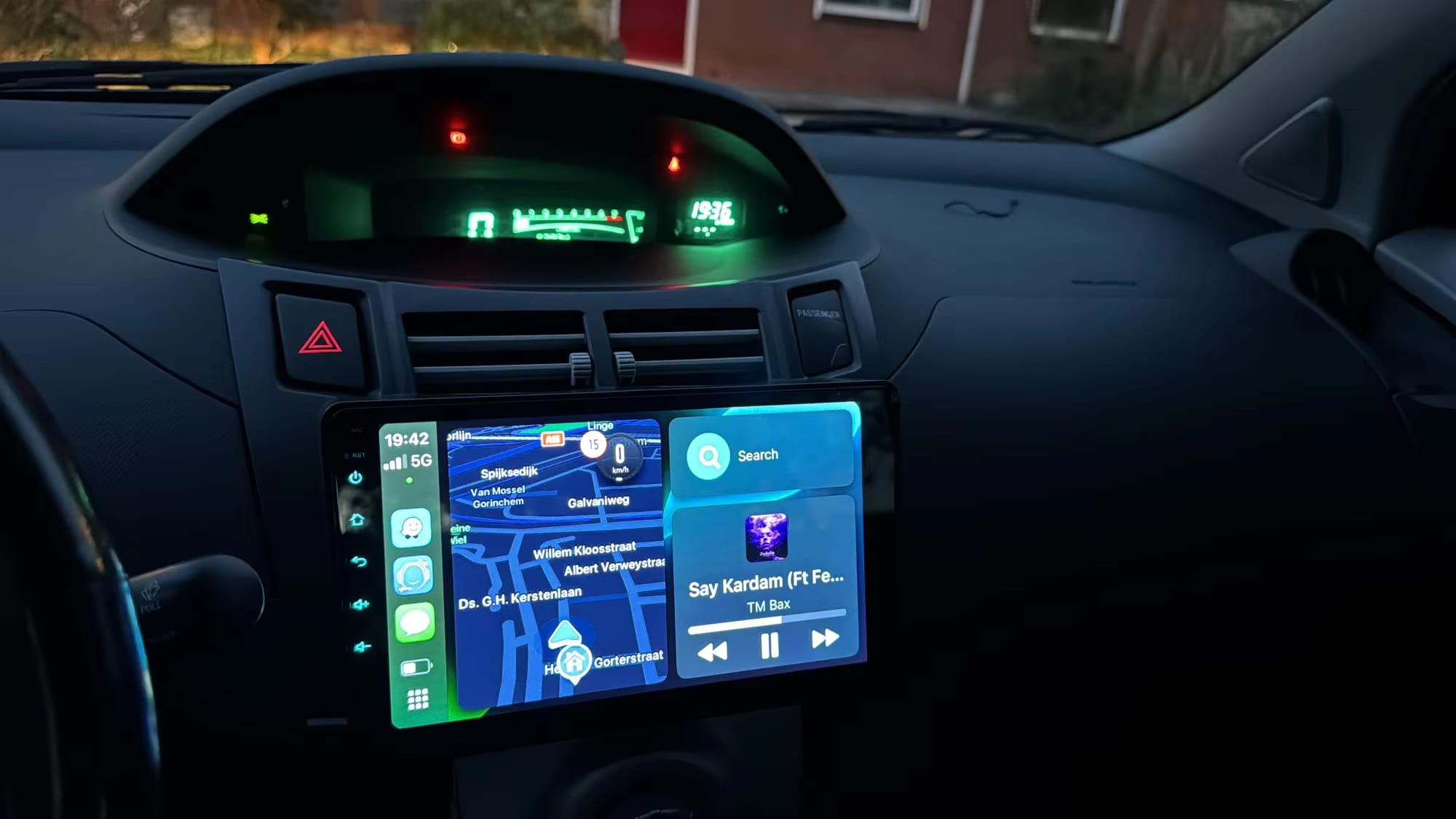 Autoradio Android per Toyota Yaris (2005-2012) — dettaglio schermo touch