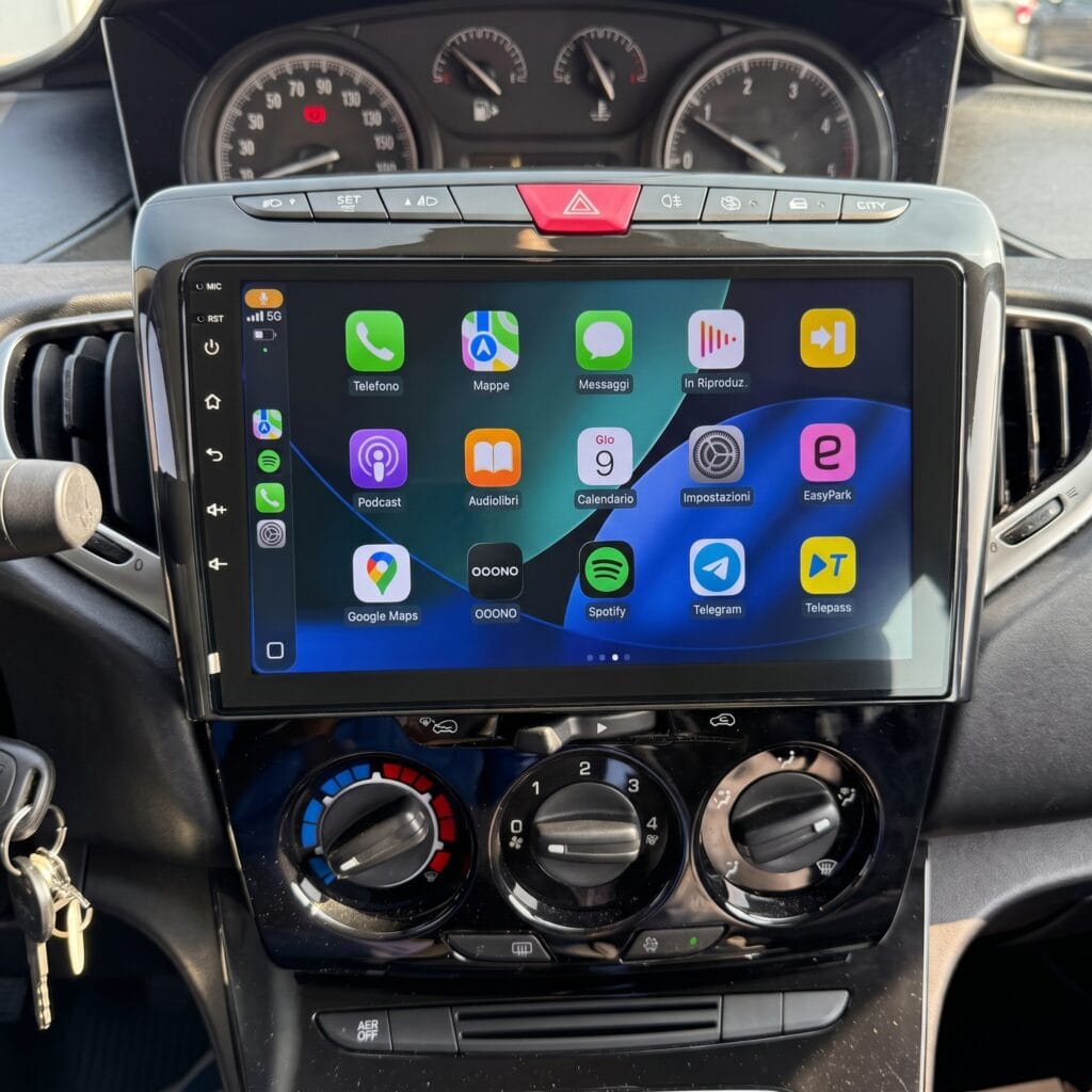 Autoradio Android con CarPlay per Lancia Ypsilon (2011-2023) — vista frontale