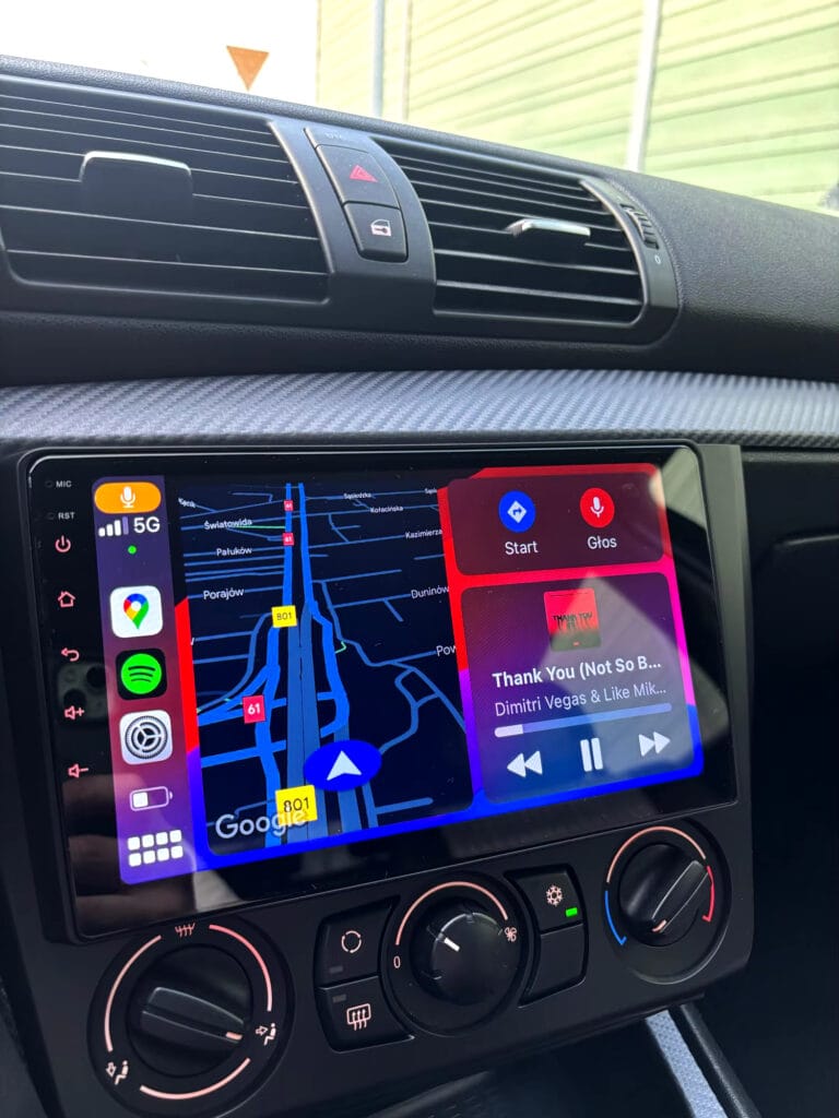 Autoradio Android per Autoradio Android BMW Serie 1 E81/E82/E87 (2004–2013) — dettaglio schermo touc