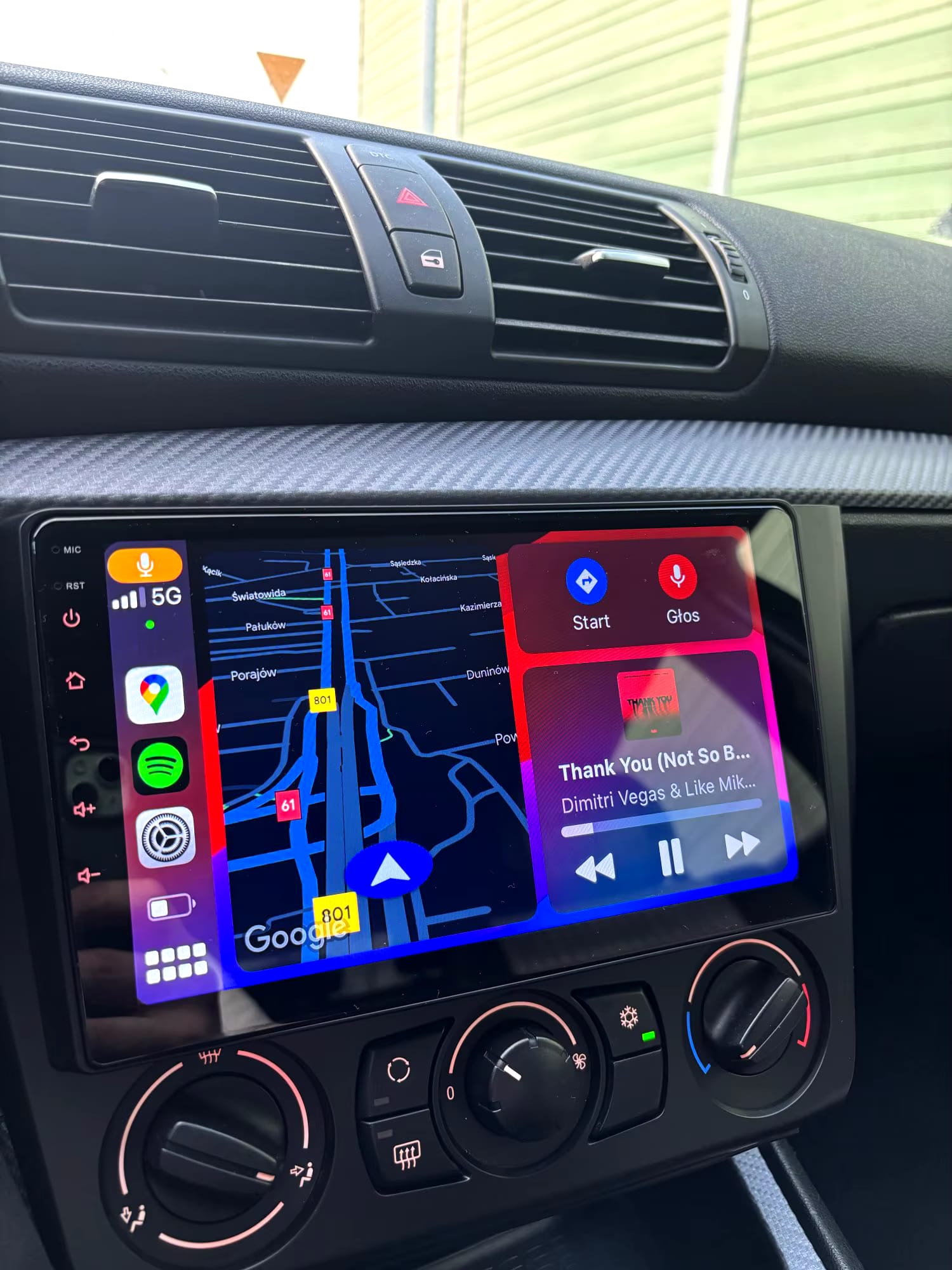 Autoradio Android per Autoradio Android BMW Serie 1 E81/E82/E87 (2004–2013) — dettaglio schermo touc