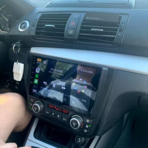Autoradio Android per Autoradio Android BMW Serie 1 E81/E82/E87 (2004–2013) — installata nella planc
