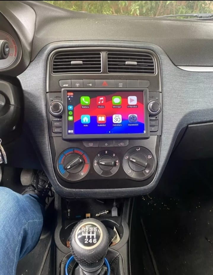 Autoradio Android per Fiat Grande Punto (2007-2012) — installata nella plancia
