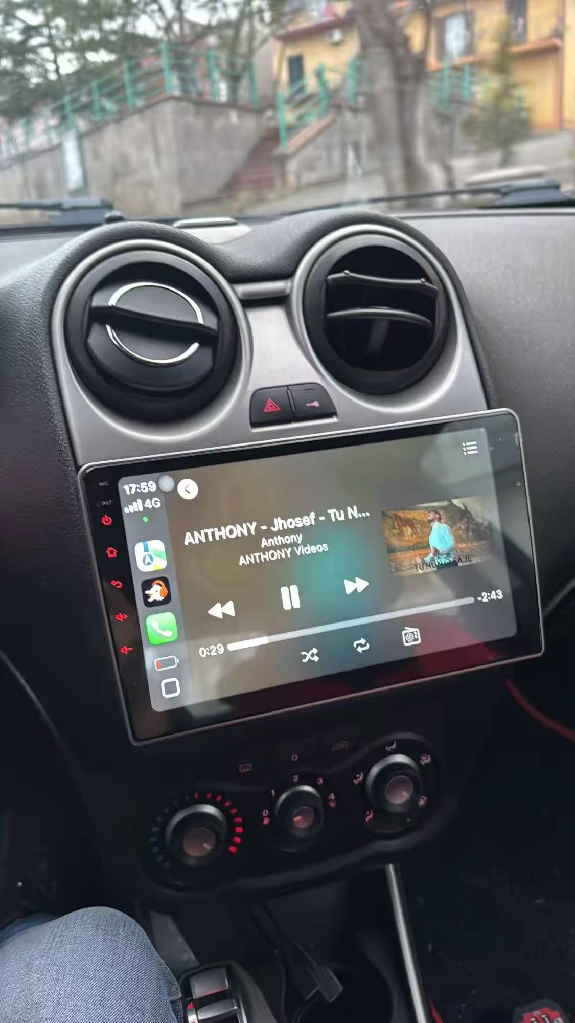 Autoradio Android per Alfa Romeo MiTo (2008-2018) — dettaglio schermo touch