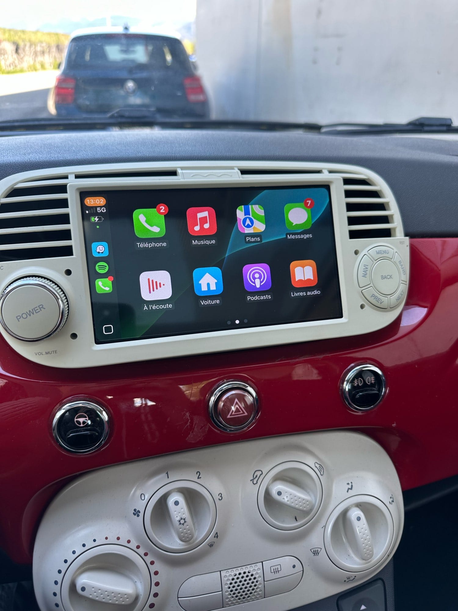 Autoradio Android per Fiat 500 (2007-2015) — dettaglio schermo touch