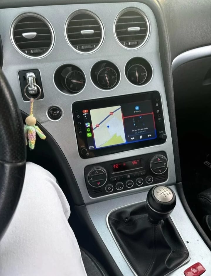 Autoradio Android per Alfa Romeo 159 (2005-2011) — dettaglio schermo touch