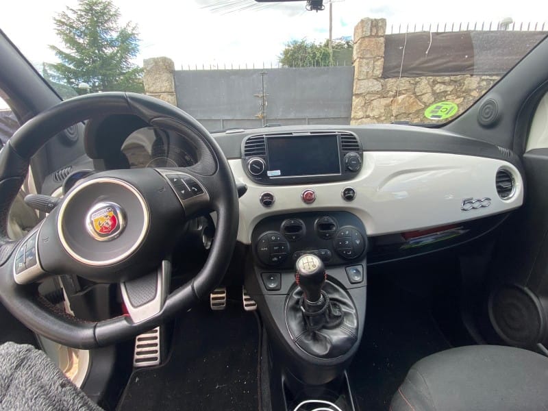Autoradio Android per Fiat 500 (2007-2015) — connettori e cablaggio inclusi