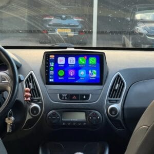 Autoradio Android per Hyundai Tucson ix35 (2009-2015) — dettaglio schermo touch