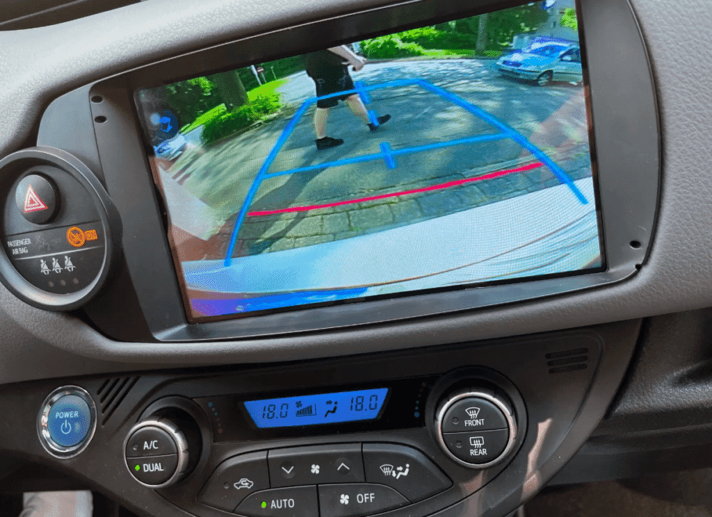 Autoradio Android per Toyota Yaris (2012-2017) — installata nella plancia