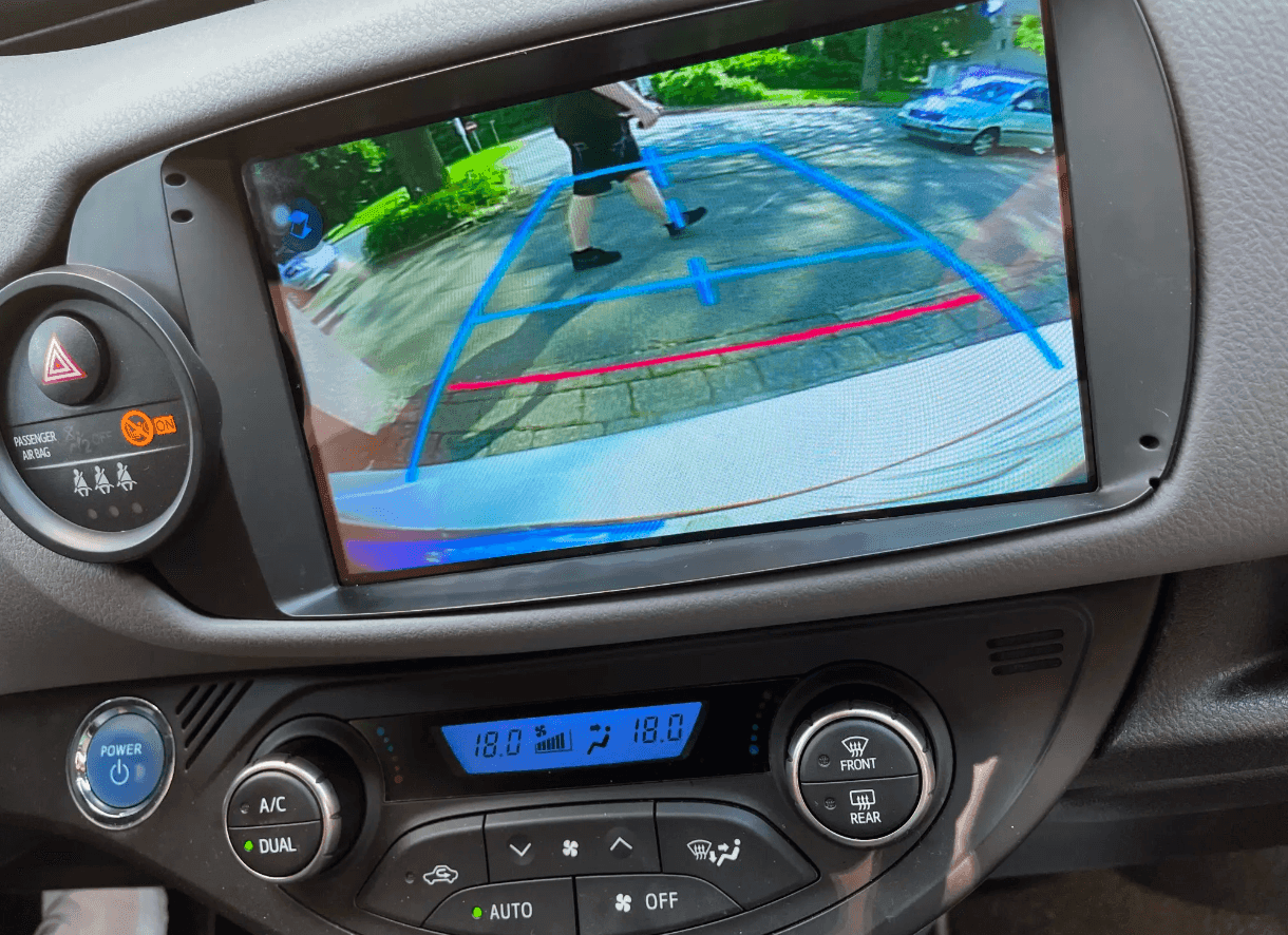 Autoradio Android per Toyota Yaris (2012-2017) — installata nella plancia