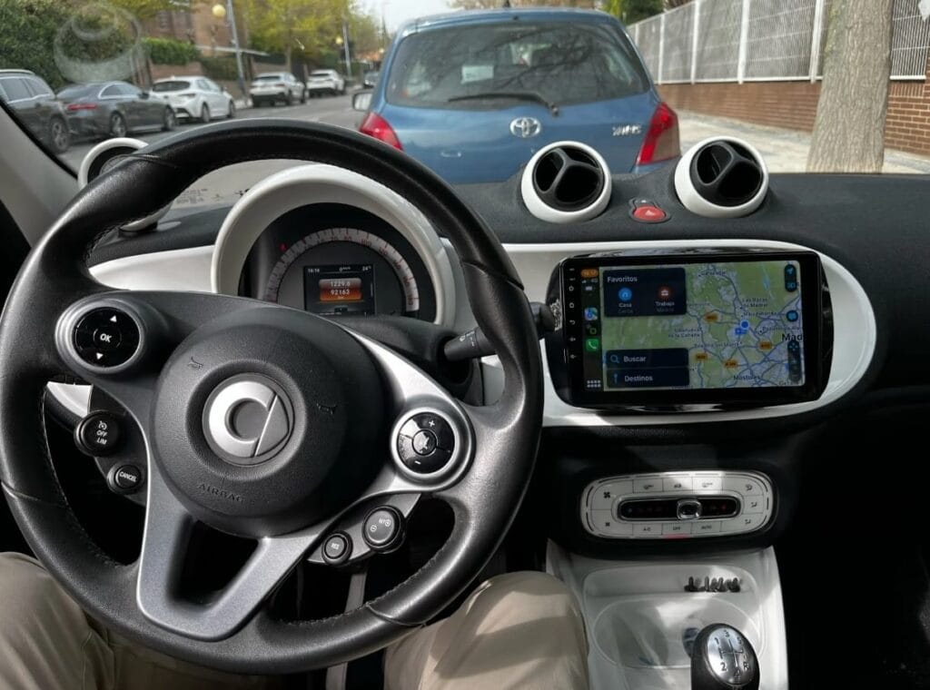 Autoradio Android per Smart 453 Forfour e Fortwo (2014-2022) — installata nella plancia