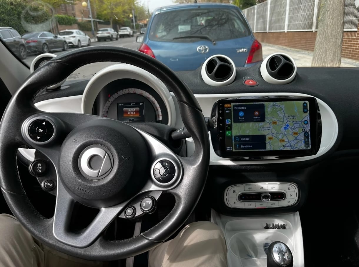Autoradio Android per Smart 453 Forfour e Fortwo (2014-2022) — installata nella plancia