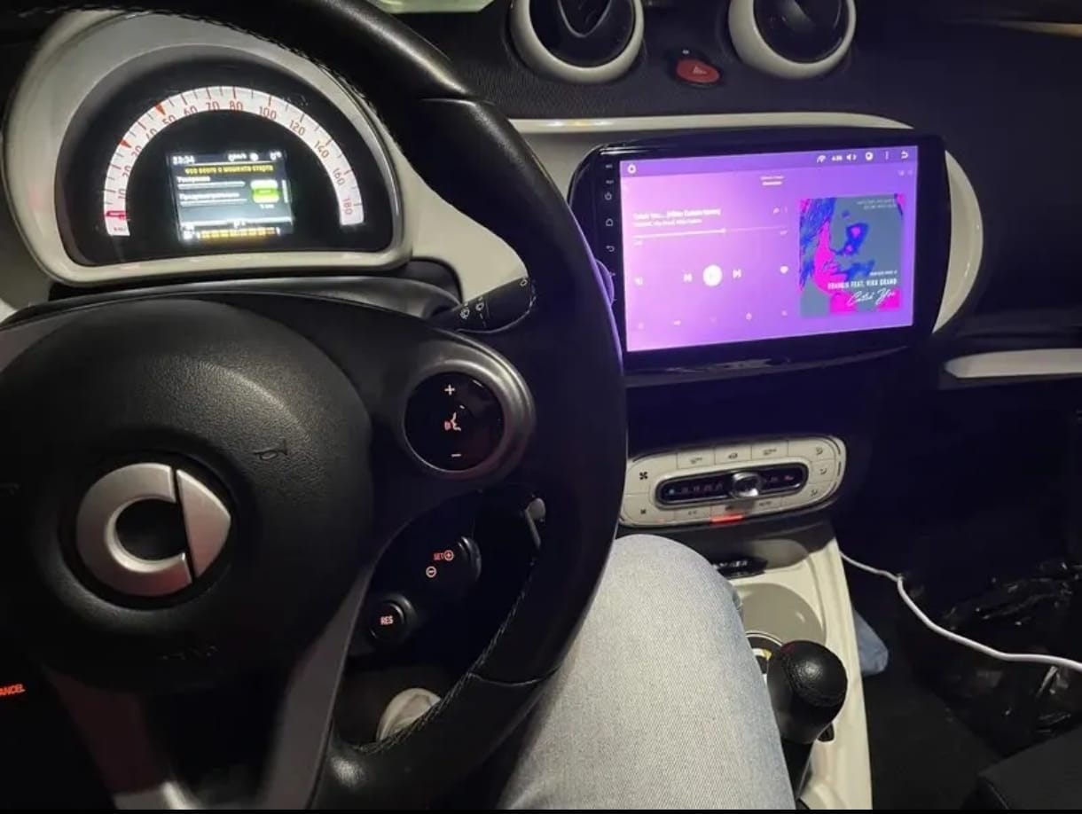 Autoradio Android per Smart 453 Forfour e Fortwo (2014-2022) — dettaglio schermo touch