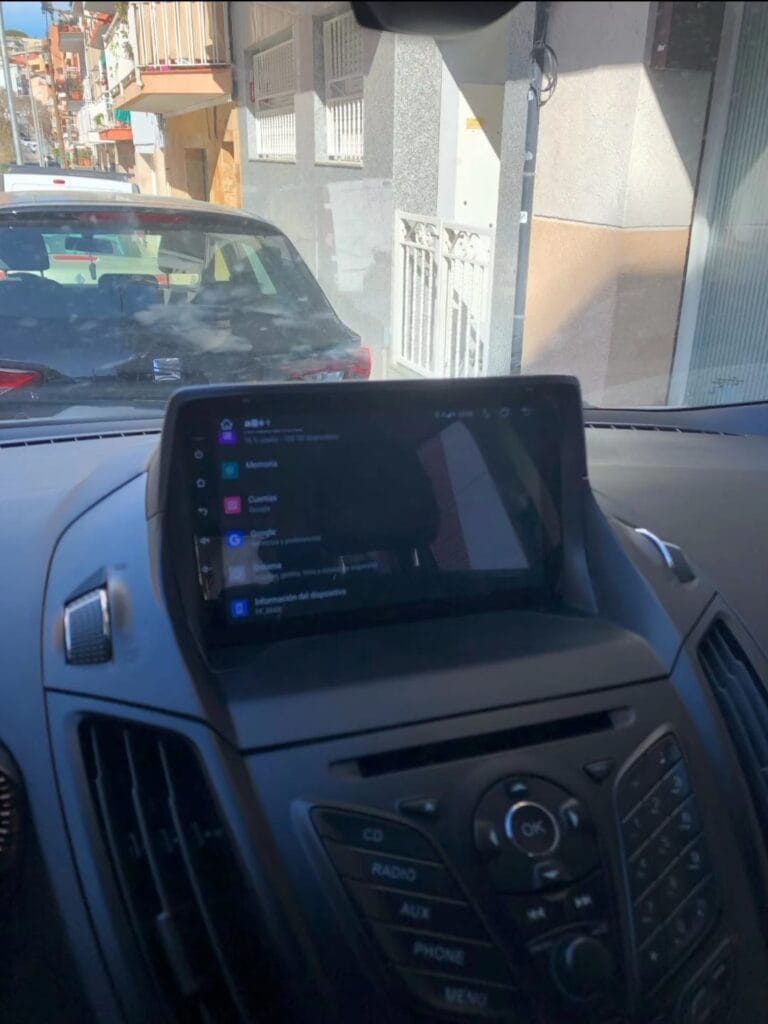 Autoradio Android per Ford Escape Kuga 2 (2013-2016) — installata nella plancia