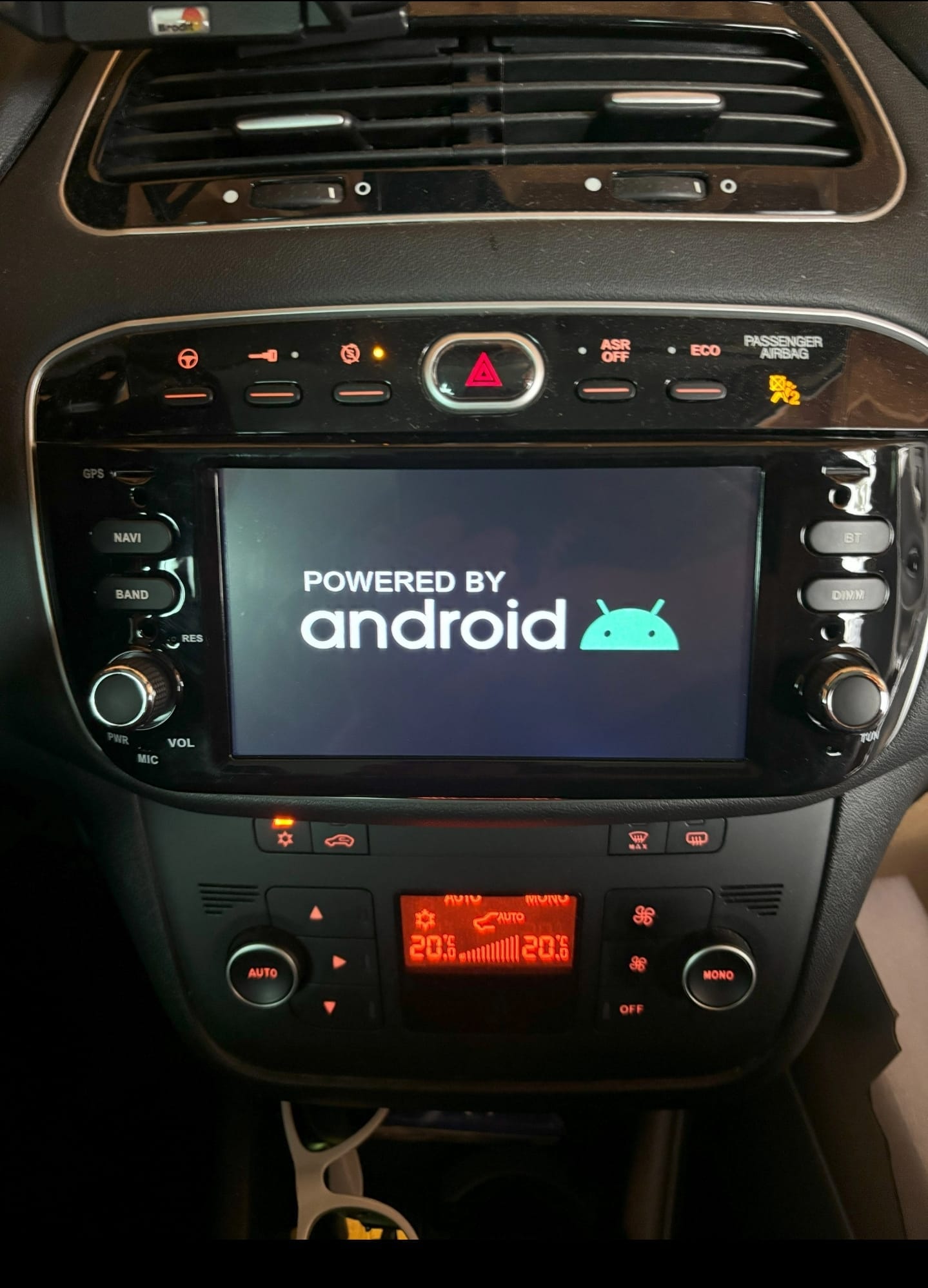 Autoradio Android per Fiat Punto Evo (2012-2015) — installata nella plancia