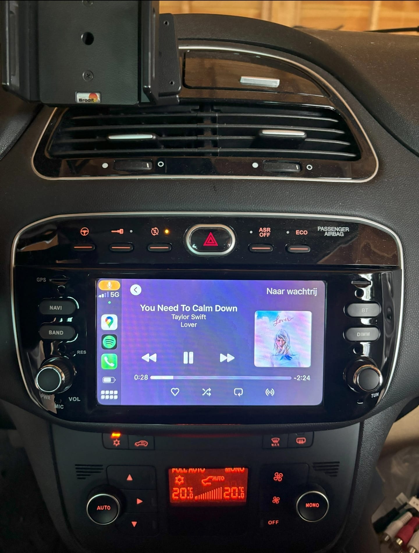 Autoradio Android per Fiat Punto Evo (2012-2015) — dettaglio schermo touch