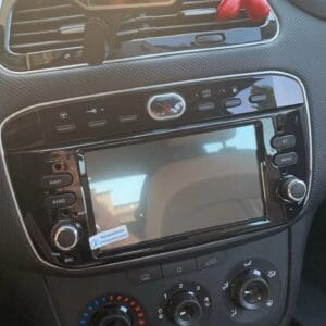 Autoradio Android per Fiat Punto Evo (2012-2015) — connettori e cablaggio inclusi