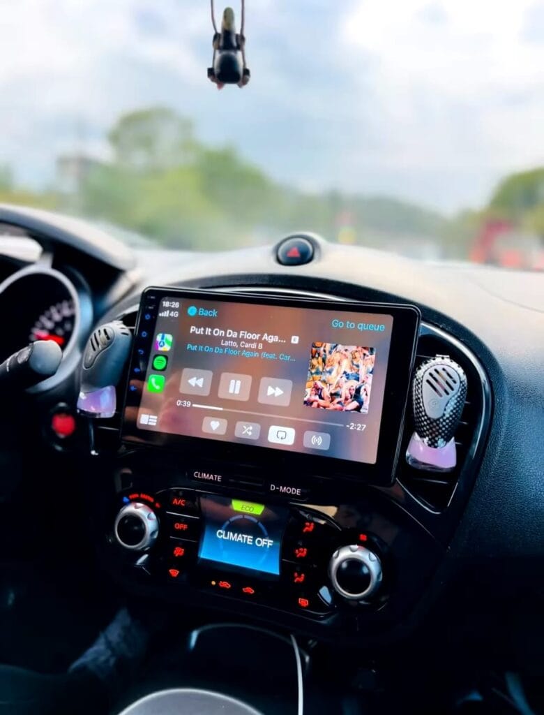 Autoradio Android per Nissan Juke (2010-2014) — dettaglio schermo touch