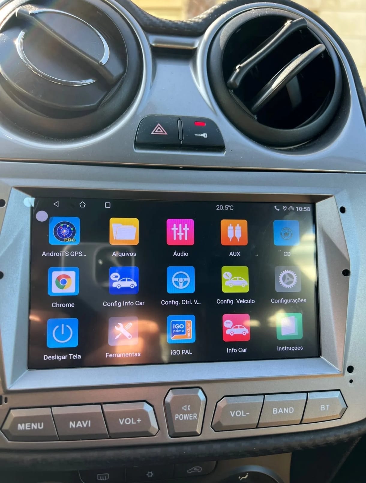 Autoradio Android per Alfa Romeo MiTo (2008-2018) — dettaglio schermo touch