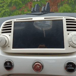 Autoradio Android per Fiat 500 (2007-2015) — installata nella plancia