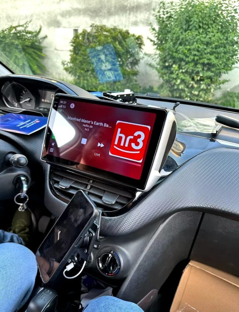 Autoradio Android per Peugeot 2008 e 208 (2012-2019) — connettori e cablaggio inclusi