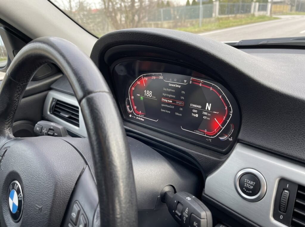 Cruscotto Digitale LCD Virtual Cockpit per BMW Serie 3 (E90 E91 E92 E93) – Tachimetro Full Digital